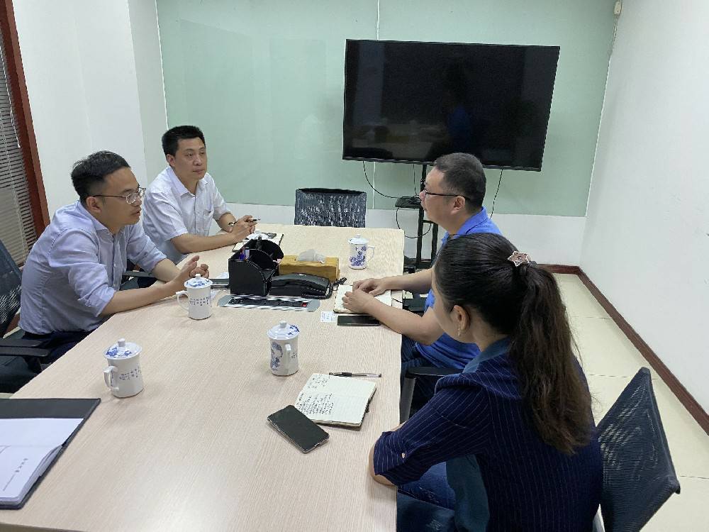 无锡市工信局领导来开云网页版app官网-开云(中国)科技开展“三联三解”活动